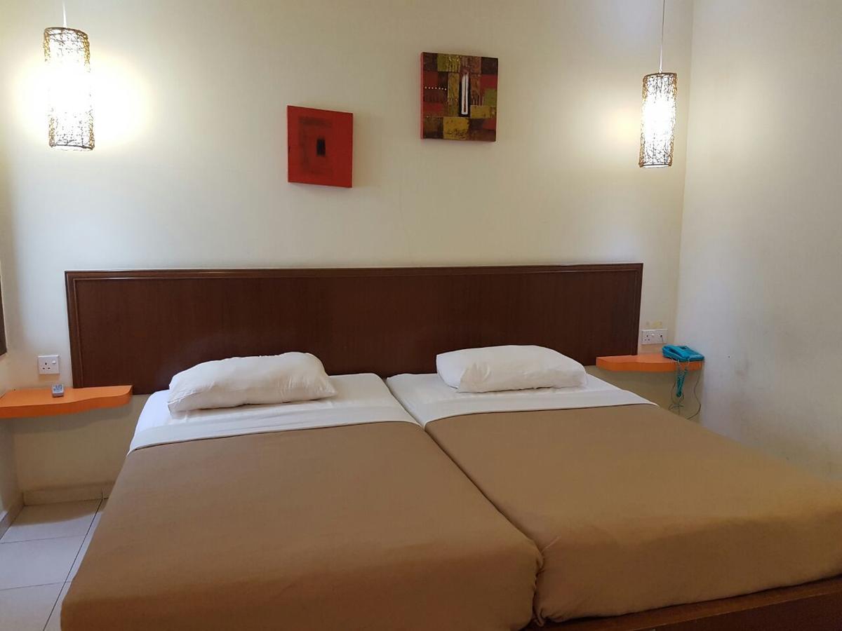 Newbridge Hotel Malacca Exteriör bild