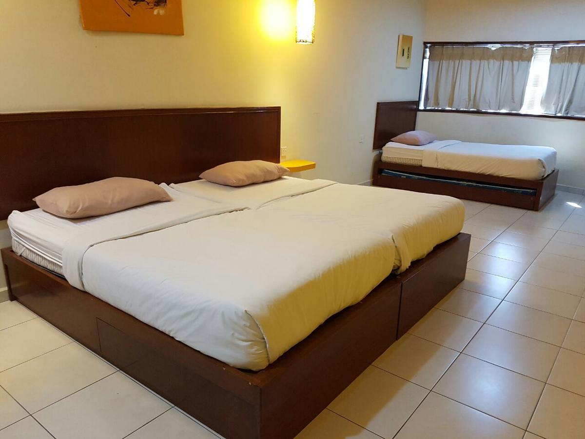 Newbridge Hotel Malacca Exteriör bild