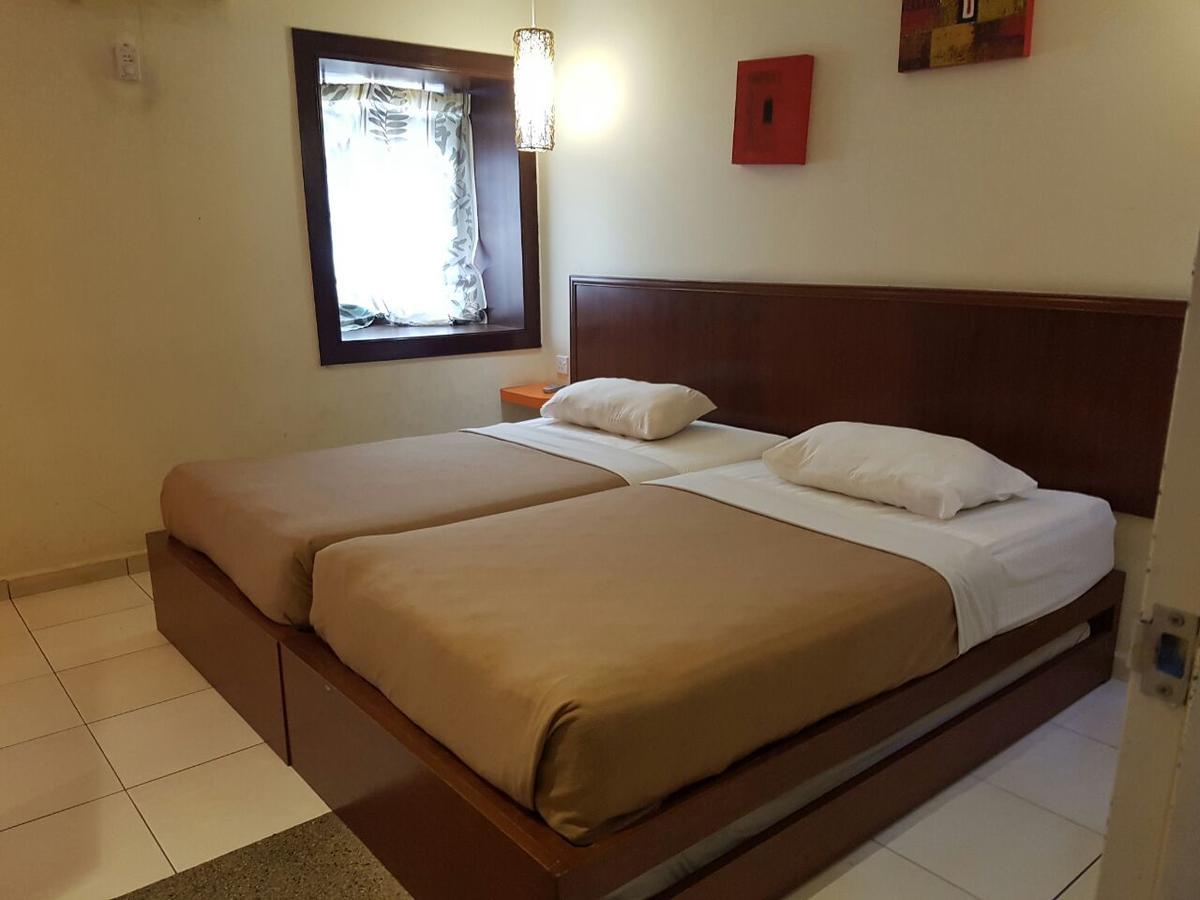 Newbridge Hotel Malacca Exteriör bild