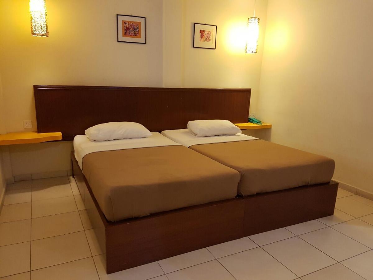 Newbridge Hotel Malacca Exteriör bild