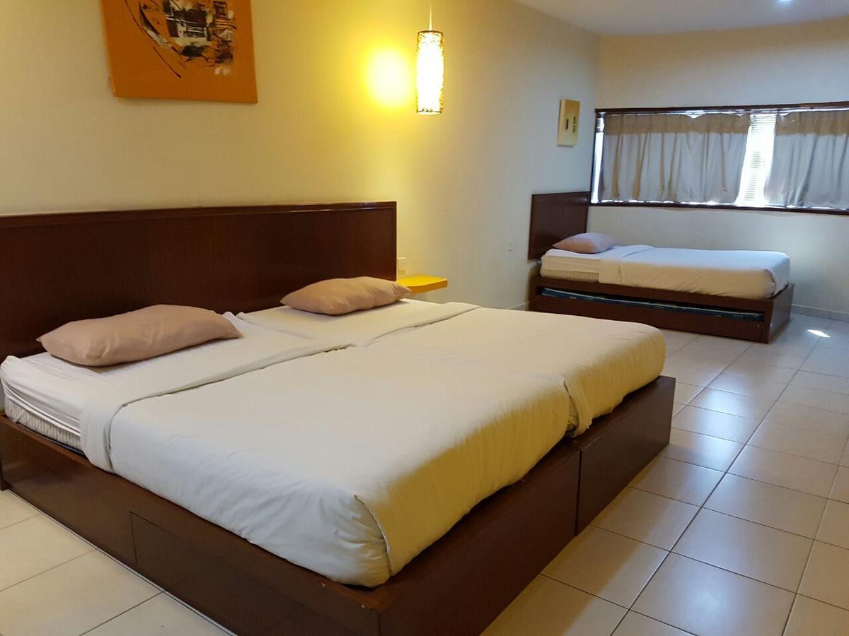 Newbridge Hotel Malacca Exteriör bild