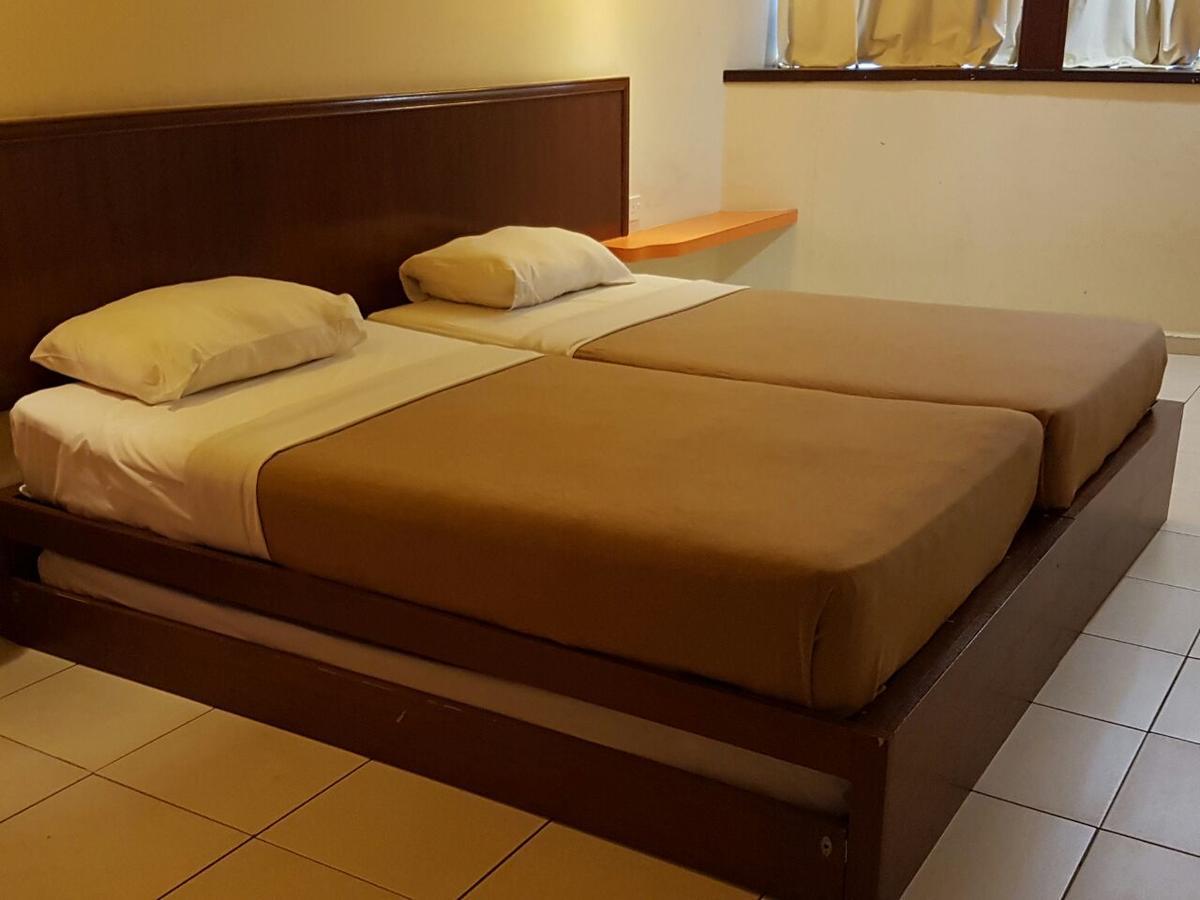 Newbridge Hotel Malacca Exteriör bild