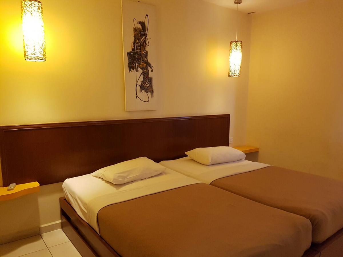 Newbridge Hotel Malacca Exteriör bild