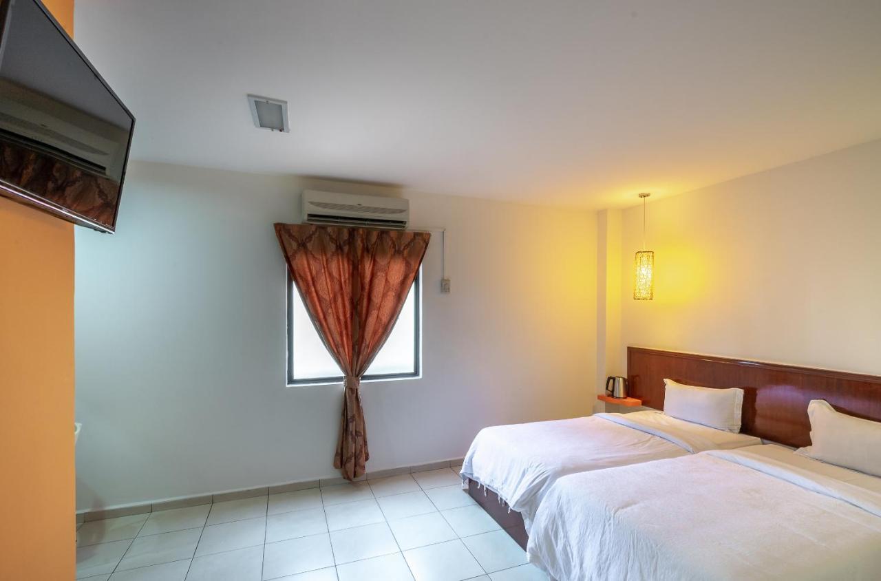 Newbridge Hotel Malacca Exteriör bild